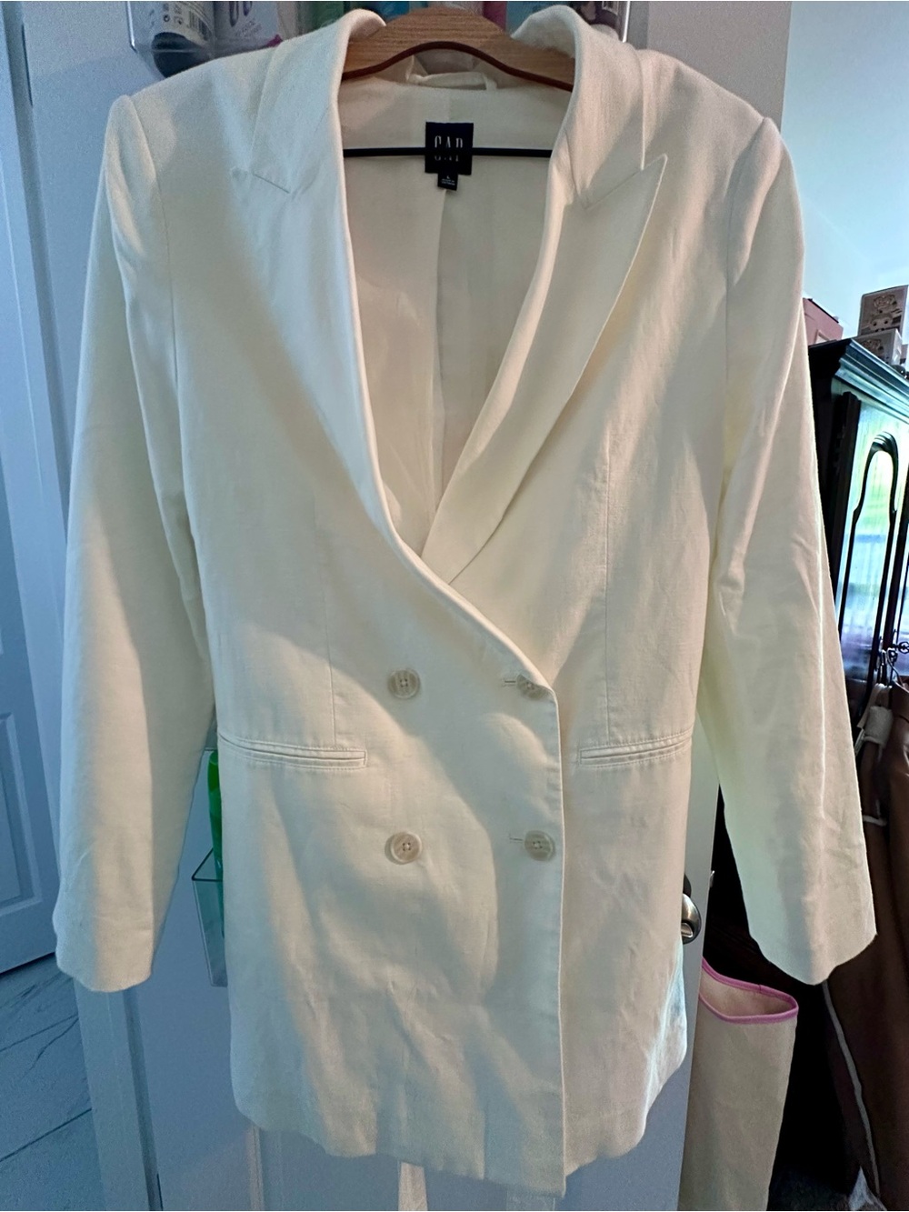 Gap Women’s White double breasted belted long blazer with pockets size L